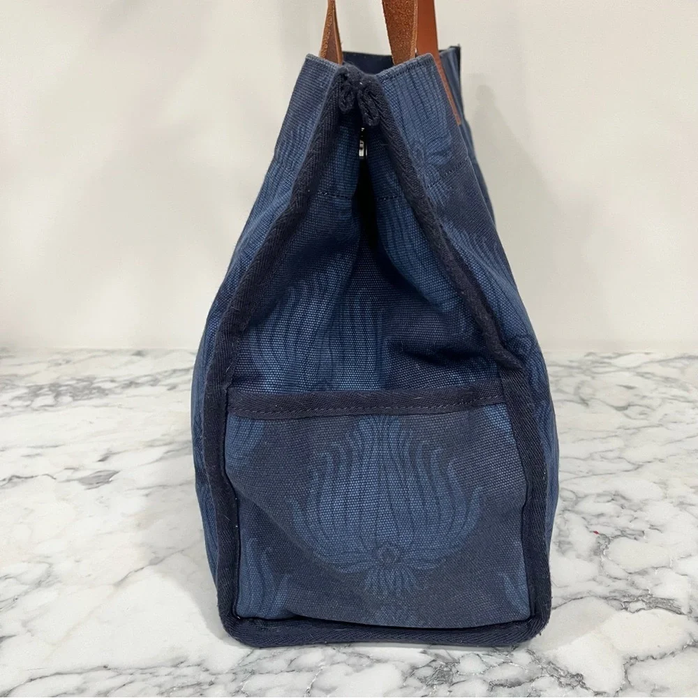 Pottery Barn Kids preppy canvas diaper tote navy blue leather straps initial 